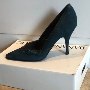 Banana Republic “Jane” heels in Teal